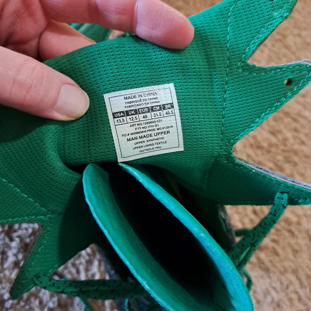 Under Armour Mens Green‎ and Black Cleats Size 13.5